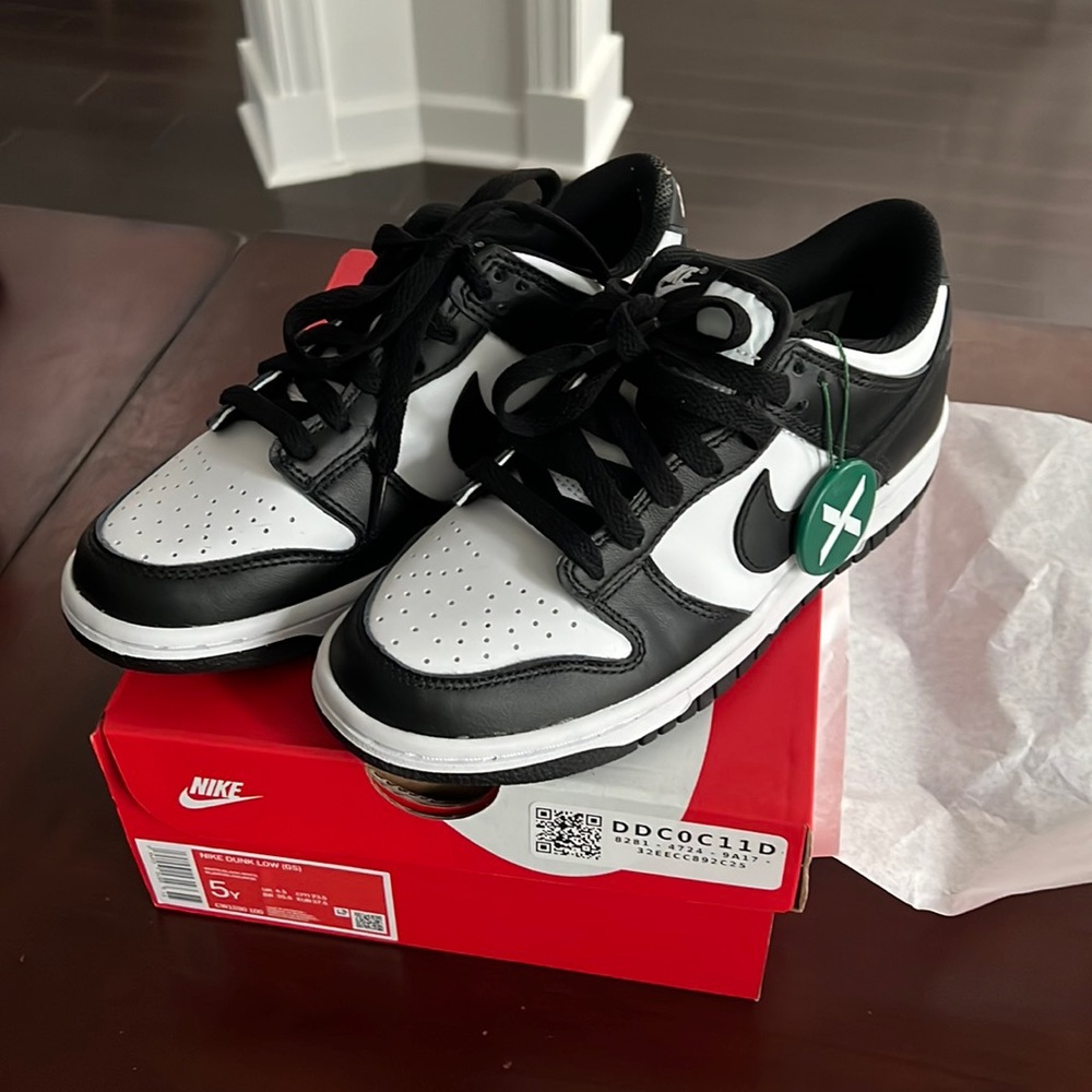 New Nike Dunk Low Retro White Black Panda
